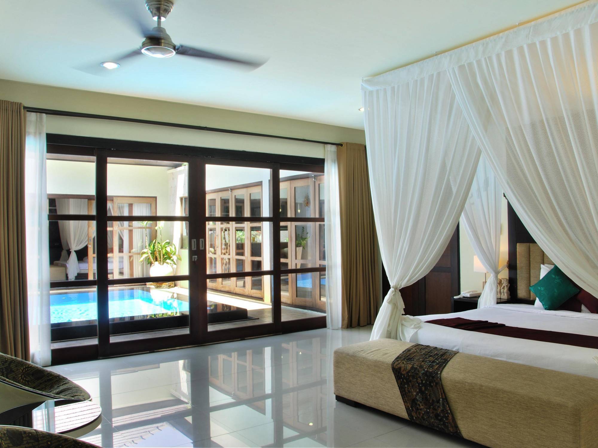 M Two Villas Seminyak Eksteriør billede