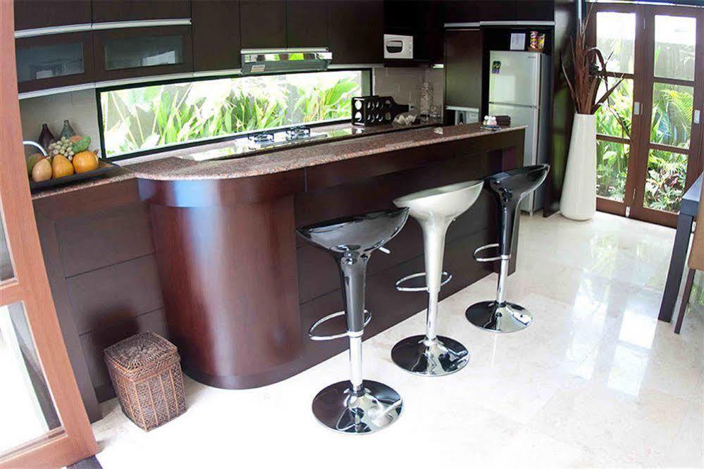 M Two Villas Seminyak Eksteriør billede
