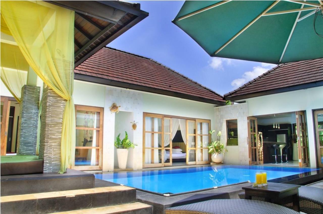 M Two Villas Seminyak Eksteriør billede